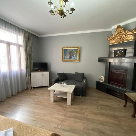 Cozy Studio On Europe Square Batumi Exterior foto